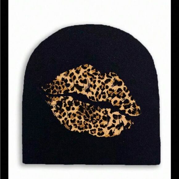 Leopard Print Kiss Lips Decor Black Beanie Hat - Picture 3 of 5